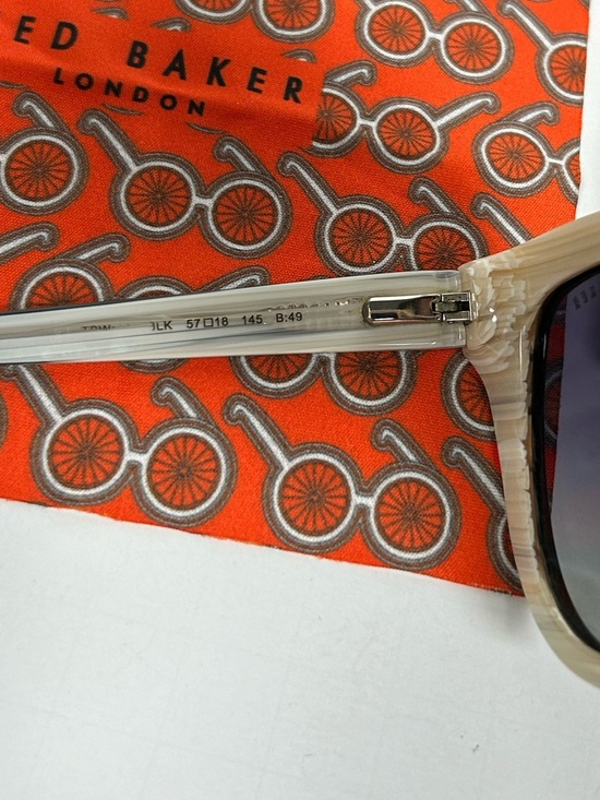 Ted Baker Polarized Classic Cat Eye Sunglasses with Case 57 - 18  145 main image 11
